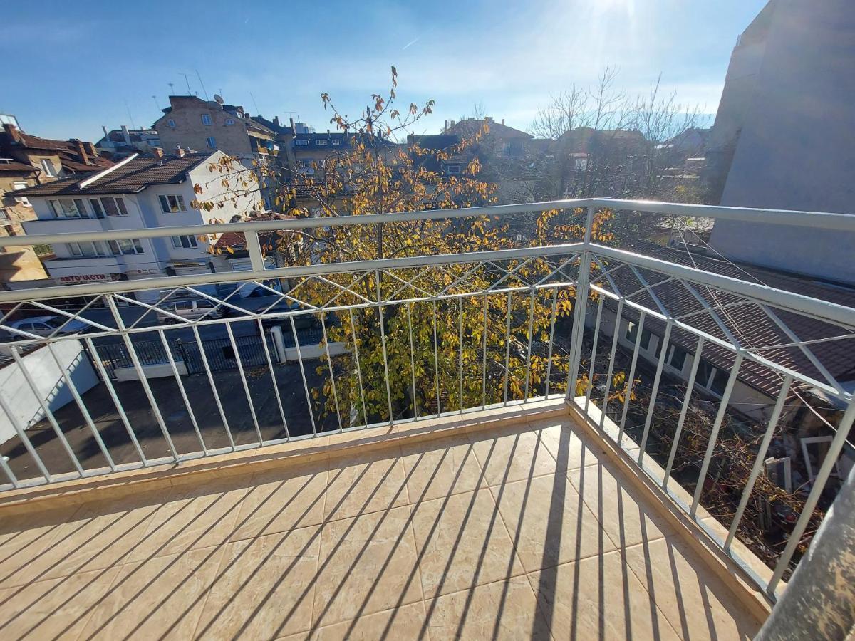 Cozy Spot By The Lions' Bridge Apartment Sofia Exterior photo